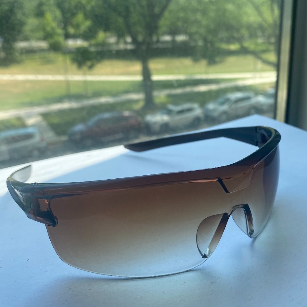 Y2K Ombre Sunnies - Picture 3 of 3